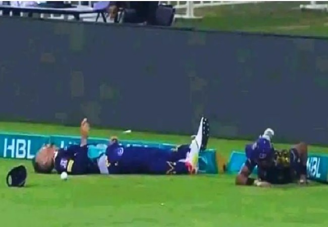 PSL 2021: Faf du Plessis suffers injury in scary collision with Pakistan cricketer Mohammad Hasnain (Video)