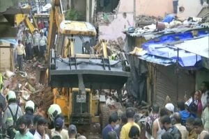 Maharashtra: 4-storey building in Malvani collapses, 11 dead; rescue operations underway