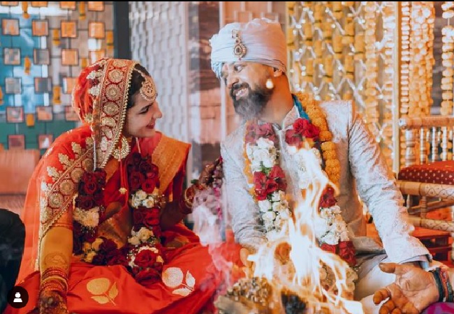 Director Anand Tiwari, actor Angira Dhar reveal photos of their secret marriage ceremony