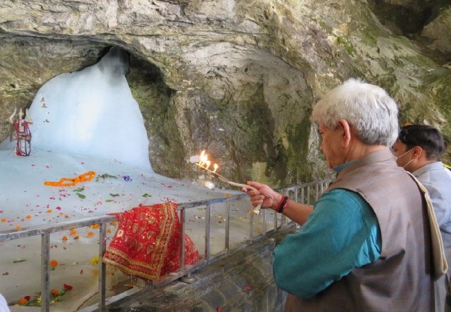 Jammu and Kashmir: LG Manoj Sinha offers prayers at Amarnath cave shrine