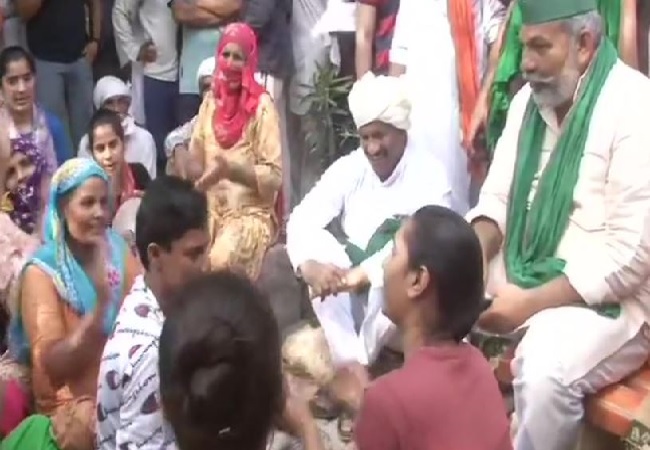 Farmers Protest: Rakesh Tikait on dharna in Haryana’s Fatehabad, demands release of arrested farmers