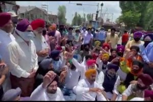 2 Sikh girls kidnapped at gunpoint, forcibly converted to different religion in Srinagar; SAD protests