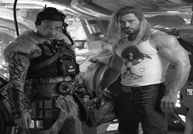 Thor: Love and Thunder; Chris Hemsworth and Taika Waititi wrap filming with BTS photo