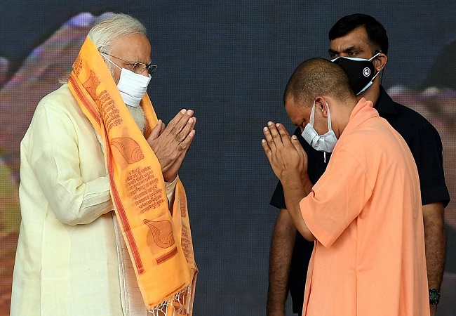 During Varanasi visit, PM Modi showers praise on CM Yogi for Covid-19 management
