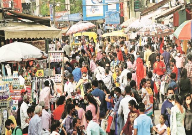 Covid-19 norms flouted at Delhi’s Lajpat Nagar, Sadar Bazar; onus on market association