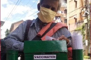 Pic of Shillong chanawala displaying ‘vaccinated’ tag goes viral; earns netizens’ praise