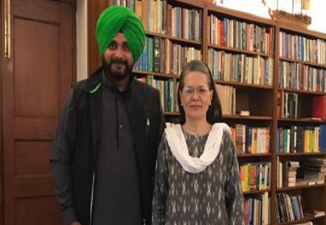 Sonia Gandhi appoints Navjot Singh Sidhu as PCC chief with immediate effect
