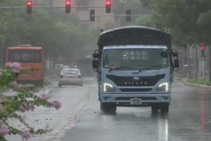 Monsoon arrives in Delhi, some parts witnesses heavy showers