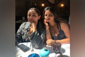 Gauri Khan indulges in some ‘therapeutic’ charcoal art with daughter Suhana Khan