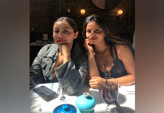 Gauri Khan indulges in some 'therapeutic' charcoal art with daughter