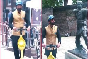 Watch: Dinesh Karthik goes for a joy ride around Nottingham