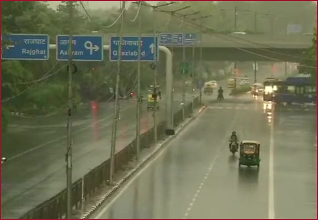 Delhi-NCR receives spells of rain, IMD predicts thunderstorm, heavy downpour in next 2 hours