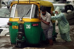 IMD issues orange alert, warns of heavy rainfall in Delhi