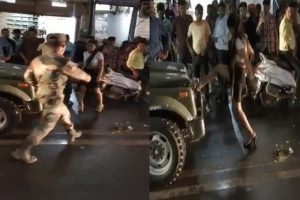 Drunk model blocked army vehicle, created ruckus in Gwalior (VIDEO)