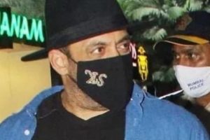 Salman Khan wears mask upside down while returning after Tiger 3 shoot, trolled