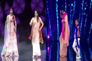 Hema Malini, Shilpa Shetty groove to ‘Jatt Yamla Pagla Deewana’ in Dharmendra style