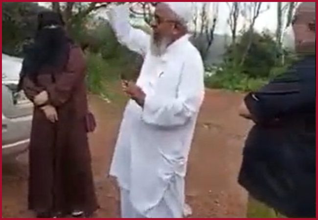 Muslim man singing iconic Mahabharat title track wows netizens; Video goes viral