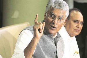 Sunil Jakhar ‘baffled’ over Harish Rawat’s “Elections will be fought under Sidhu” statement