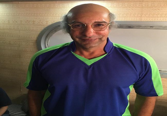 Former Pak cricketer known for his stylish looks goes bald, recognize who is he….?