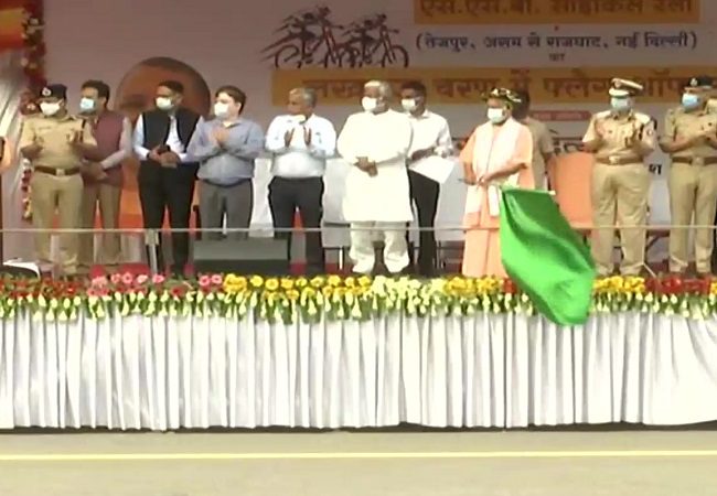 UP CM Yogi flags off cycle rally as part of 'Azadi ka Amrit Mahotsav'