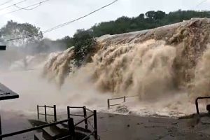 6 dead, several missing in Kerala rains | See Pics