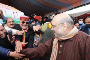 Amit Shah gets his bulletproof shield removed in Srinagar, tells people ‘want to speak freely’ (VIDEO)