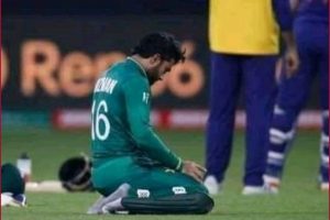 Ind vs Pak: Muhammad Rizwan offers ‘Namaz’ in the ground during drink break; Twitterati react after video goes viral