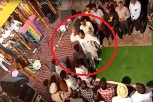 Punjab: Congress MLA, drunk on power, thrashes person for asking question (VIDEO)