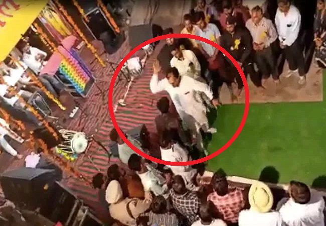 Punjab: Congress MLA, drunk on power, thrashes person for asking question (VIDEO)