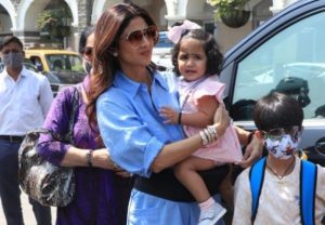 Shilpa Shetty goes off on vacation with family leaving husband Raj Kundra behind (PICS)