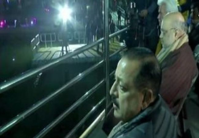 J-K: Amit Shah witnesses Shikara Festival at Dal Lake in Srinagar (VIDEO)