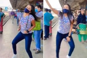 Viral Video: Girl dances on ‘Saat Samundar Paar’ on railway platform; onlookers take a look at her dancing skills