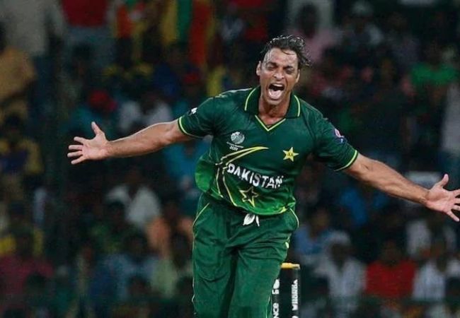 Shoaib Akhtar confesses to throwing a ‘deadly beamer’ at MS Dhoni, despite knowing that it could cause injury