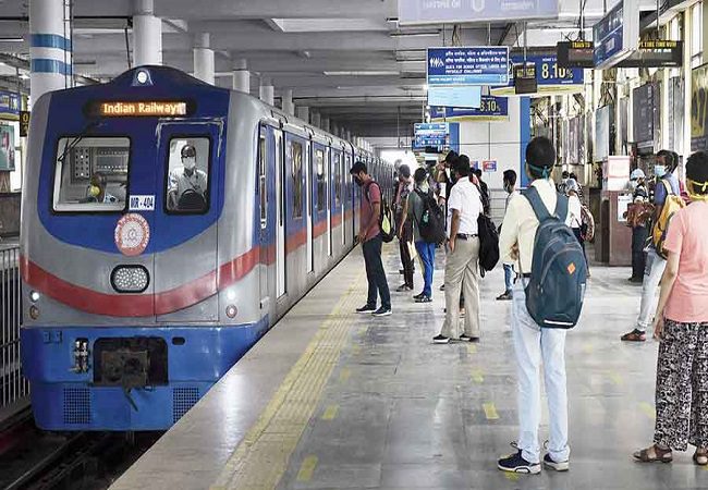 Kolkata metro train timings will increase on the occasion of Durga Puja