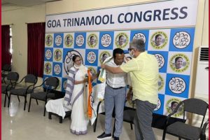 Tennis veteran Leander Paes joins Trinamool Congress in presence of West Bengal CM Mamata Banerjee