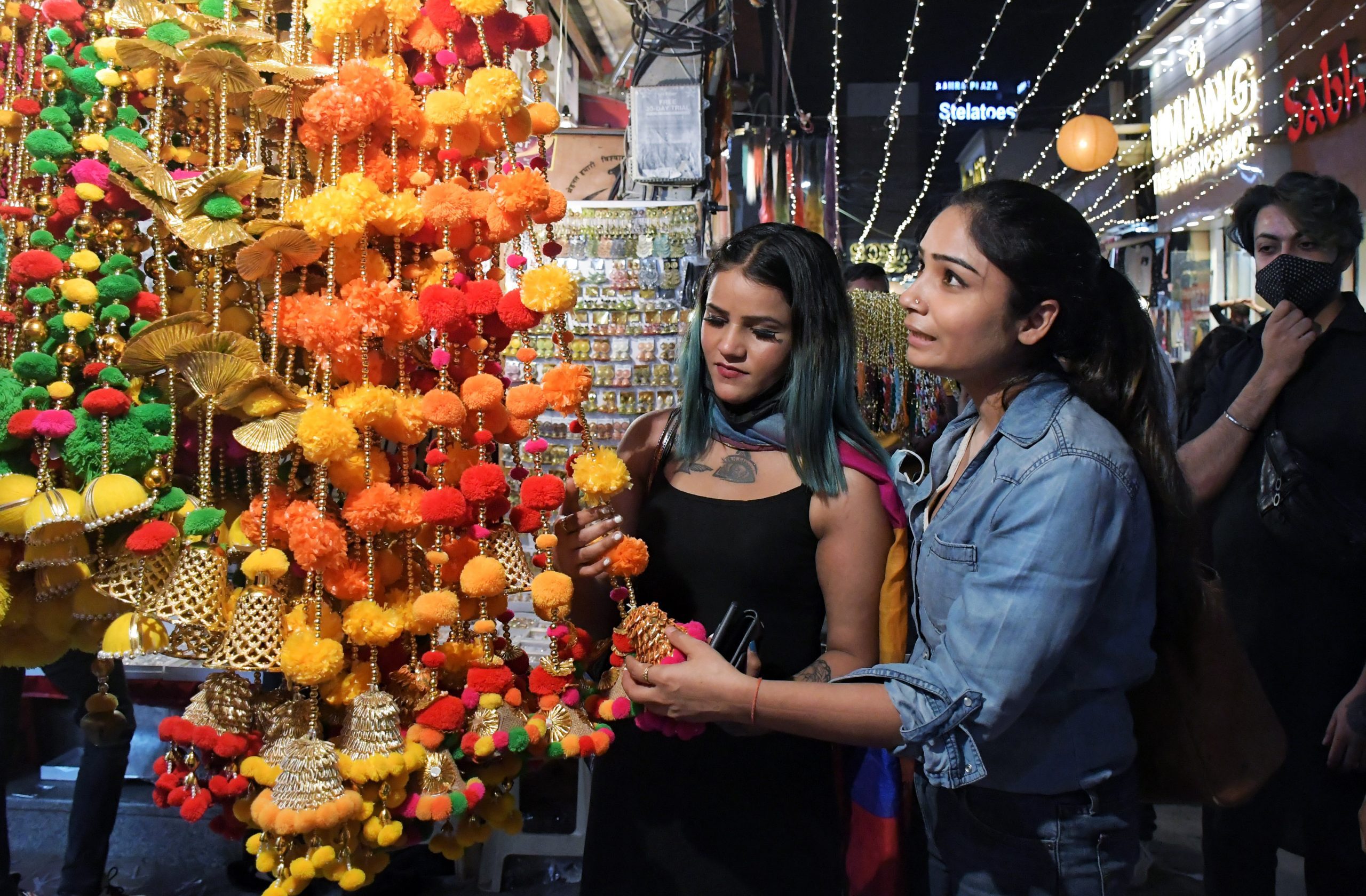 Missing home this Diwali? Here are 5 things that you can do to stay away from ‘homesickness’