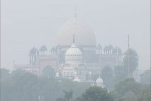 Delhi’s air quality continues to remain in ‘severe’ category