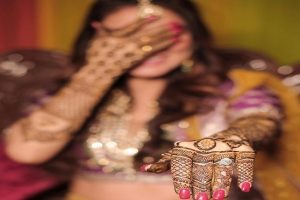 IN PICS: Bride-to-be ‘Kundali Bhagya’ star Shraddha Arya flaunts her engagement ring, bridal mehendi