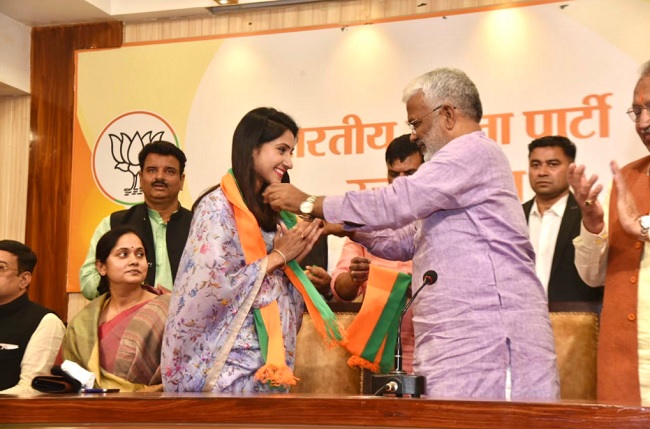 Jolt to UP Congress: Rebel party MLA Aditi Singh joins BJP