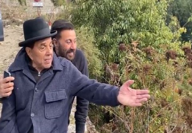 Dharmendra thanks son Sunny for taking him to Himachal on vacation