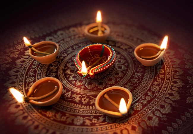 Happy Diwali 2021: Wishes, WhatsApp messages, images and more to share with your loved ones