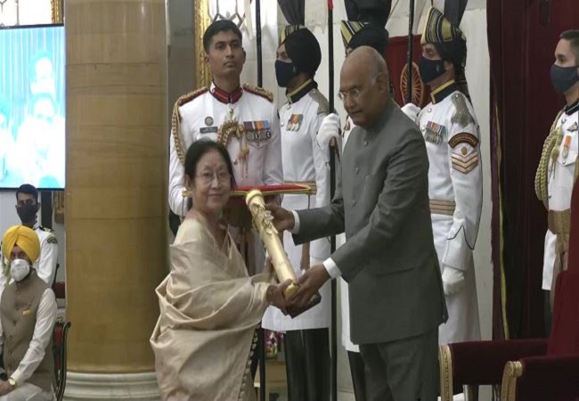 Padma Awards: President Kovind confers awards to Tarun Gogoi, Sudarshan Sahoo and others