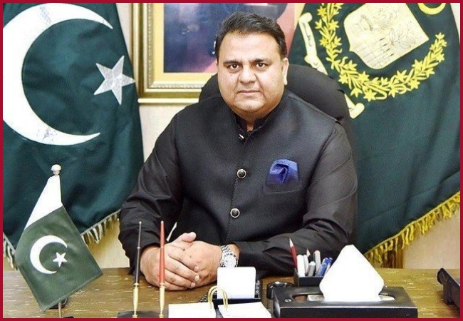 Hilarious! Pakistan minister Fawad Chaudhry says “Garlic is Adrakh,” Internet makes fun of him (VIDEO)