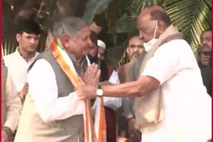 Former Congress leader Yoganand Shastri joins NCP