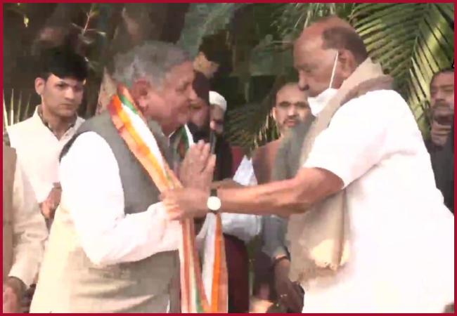 Former Congress leader Yoganand Shastri joins NCP