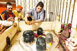 IN PICs: Priyanka Gandhi pays obeisance at Chitrakoot temple