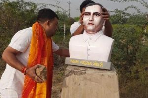 Congress workers vandalize Nathuram Godse’s statue in Gujarat’s Jamnagar
