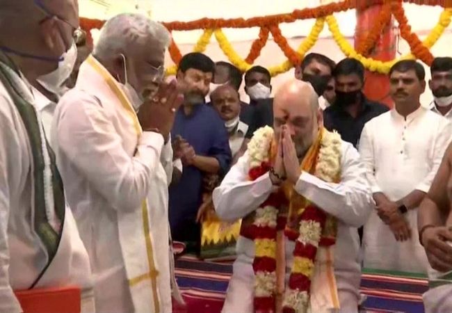 Amit Shah offers prayers at Kapileswara Temple in Tirupati