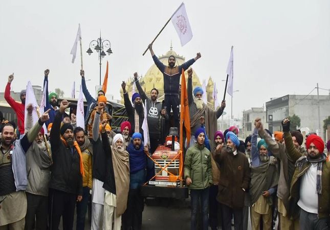 Farmers celebrate at Gazipur border after PM Modi announces repeal of farm laws