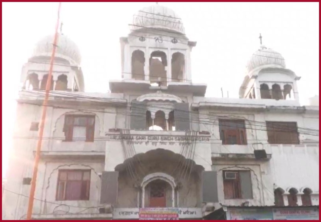 Gurugram’s Sadar Bazaar Gurudwara offers space for Namaz, sets example of bonhomie-Twitterati react